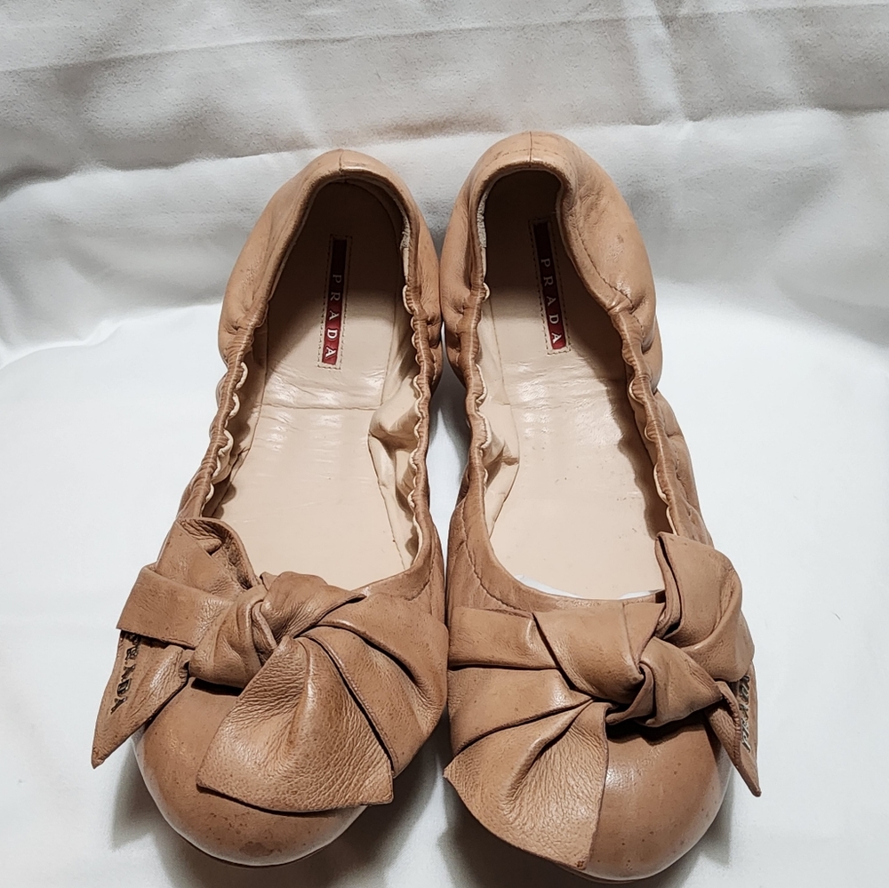 PRADA. Ballet bow flats size 41 in Nude